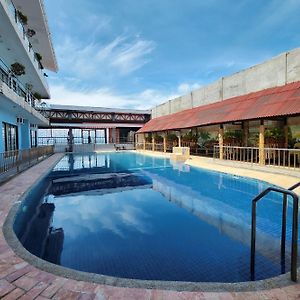 Hidden Valley Beach Resort